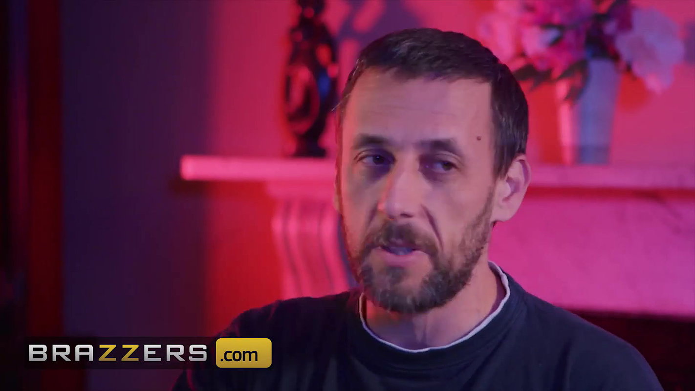 Brazzers – Danny’s big dick goes all – in in Honour May’s tight litle pussy