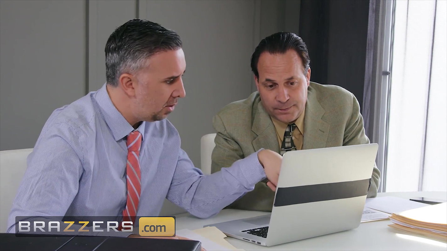 Brazzers – Goddess Avery Black Is So Horny For Her Dad’s Friend Big Cock