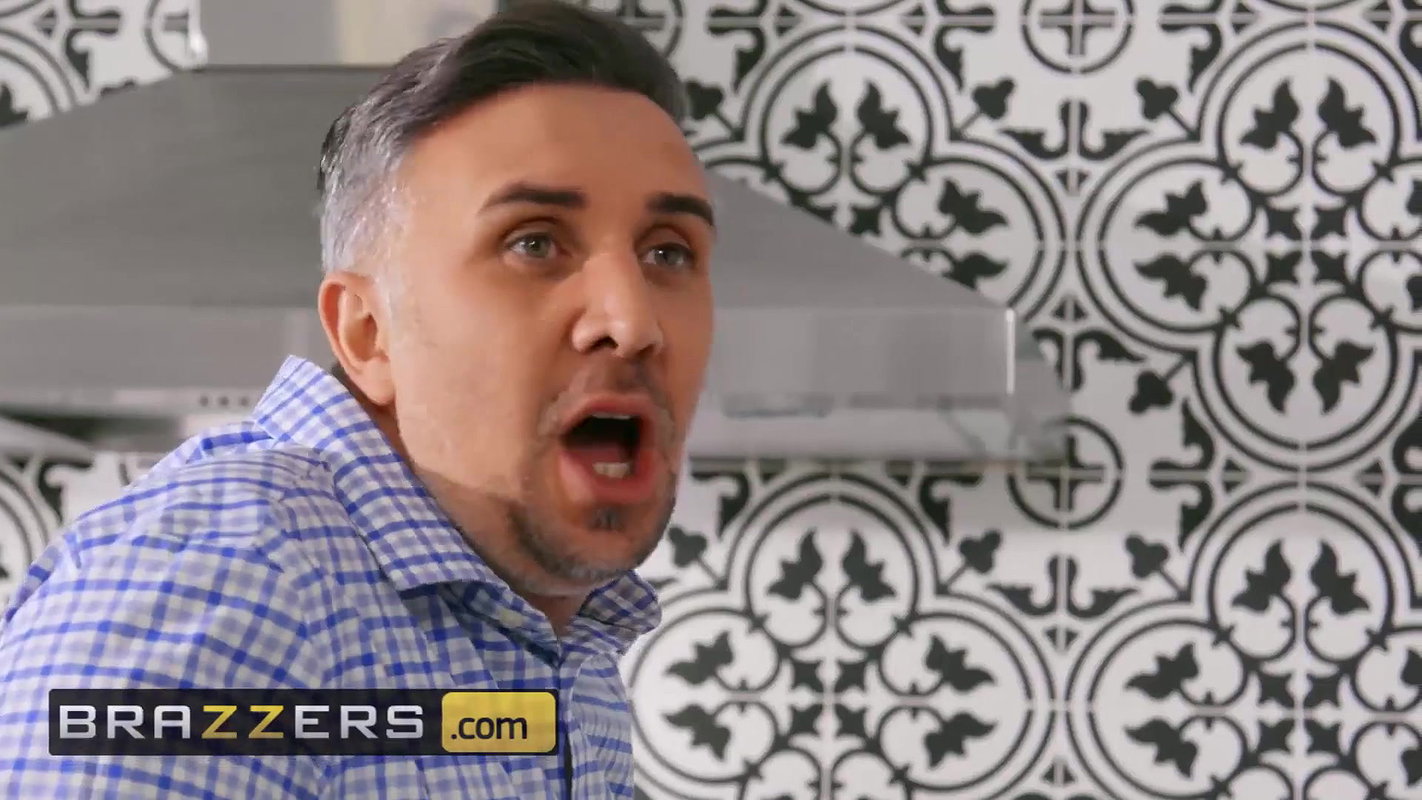 Brazzers – Horny babe Vanna Bardot likes it big