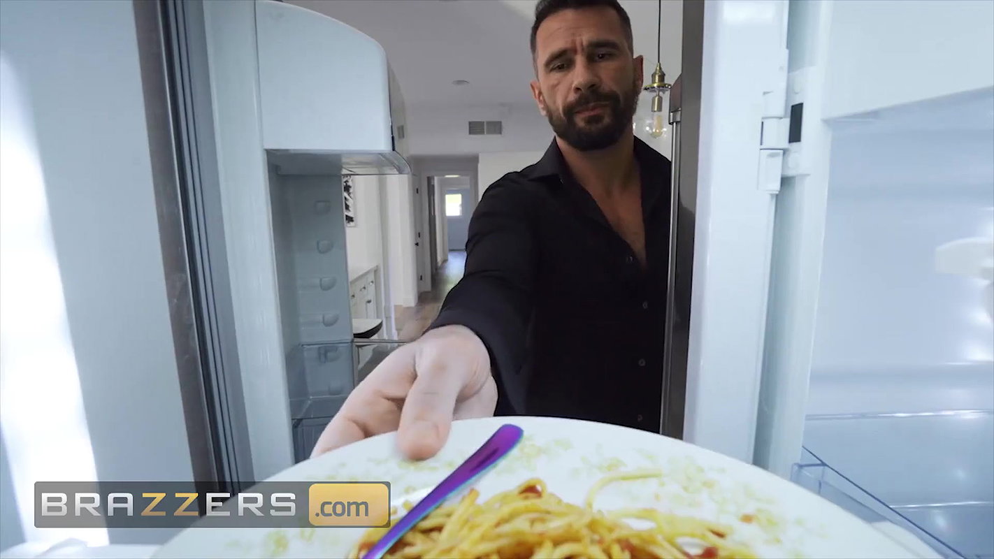 Brazzers – Hot Brunette Desiree Dulce Getting Herself A Big Dick