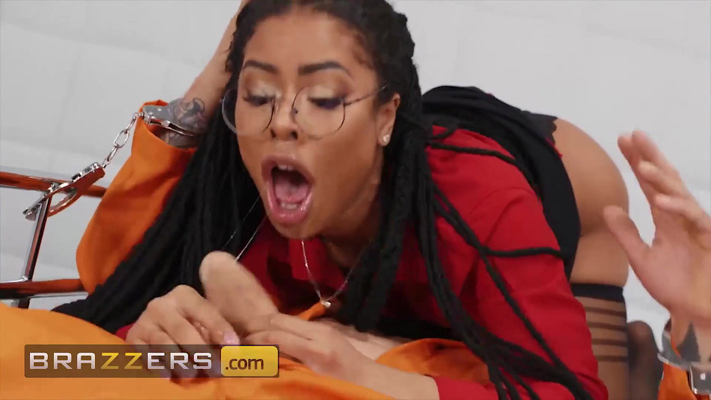 Brazzers – Hot Doctor Kira Noir Fucks Her Prison Mate Patient Scott Nails