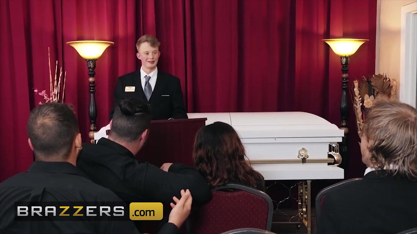 Brazzers – Jimmy Michaels Helps Sally D’Angelo Relieve Her Grief By Burying His Dick In Her Pussy