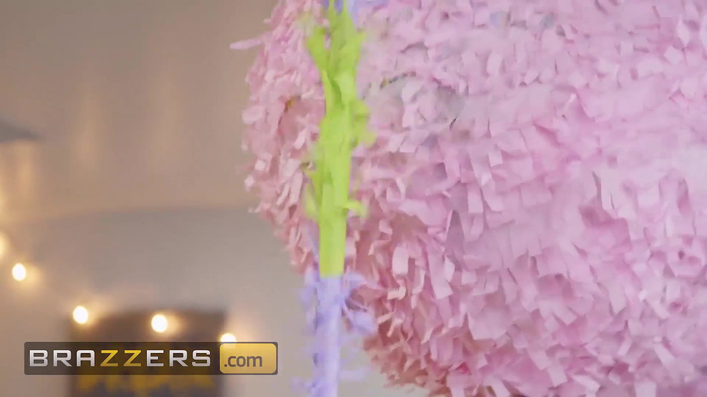 Brazzers – Katie Kush & Kayley Gunner Decide To Use Van Wylde’s Dick For Their Pussy Pleasure