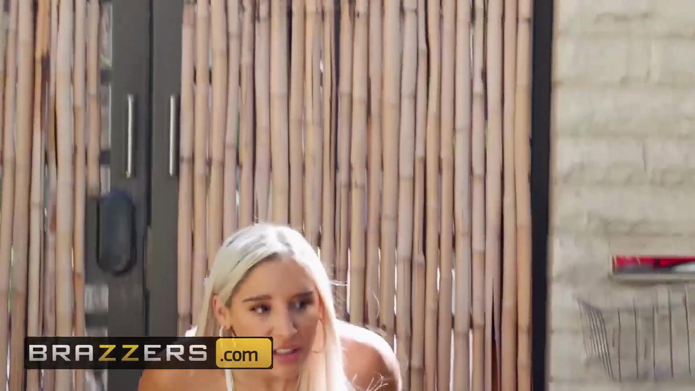 Brazzers – PAWG lesbians Abella Danger & Payton Preslee squirt