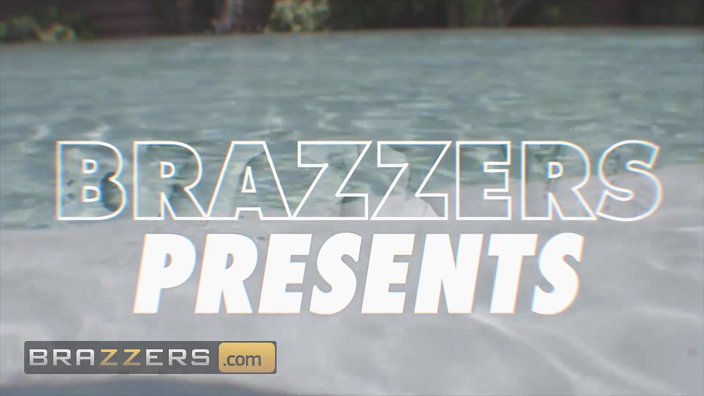 Brazzers – Thicc Phat ass Cuban Luna Star loves anal