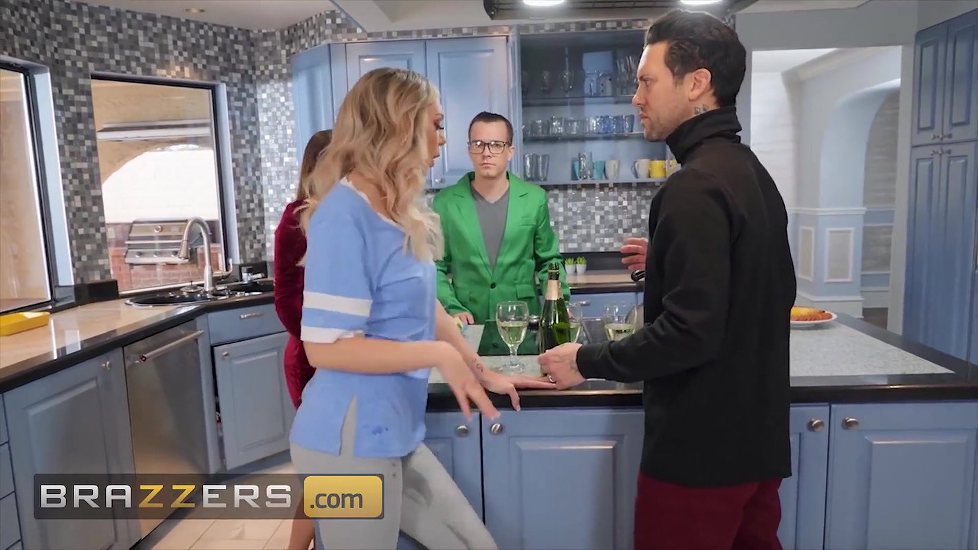 Brazzers – Tiffany Watson Impresses Small Hands With Her Squirting & He Can’t Help But Fuck Her