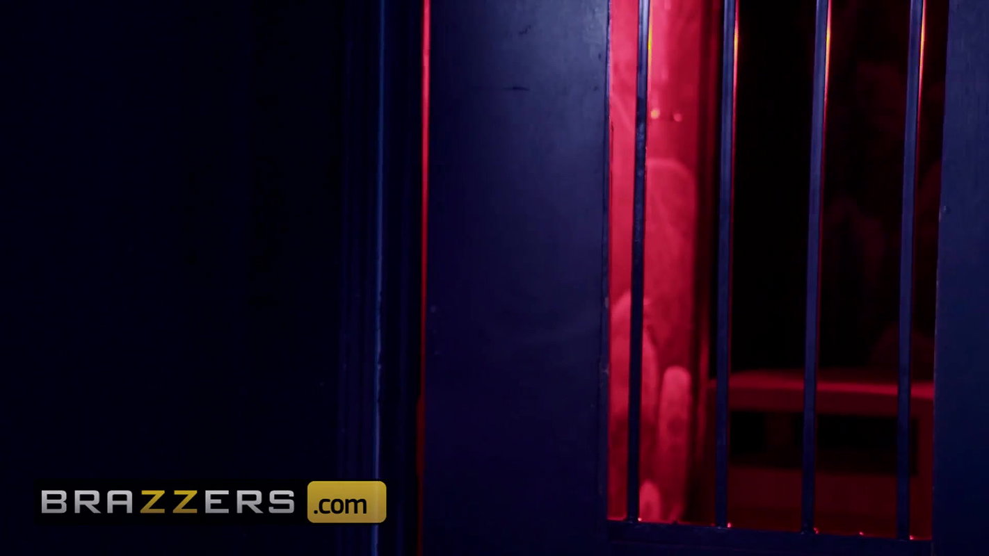 razzers -Thiic big tit Angela White pays for lesbian stripper