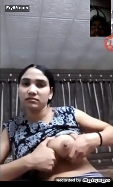 Desi Beautiful Girl Showing