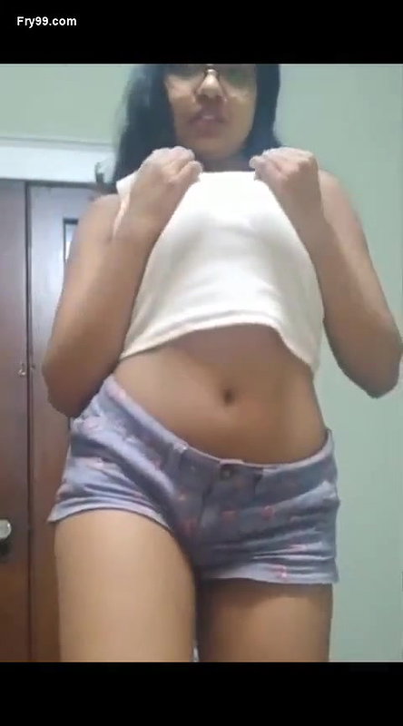 Desi cute girl fingering pussy on selfie cam