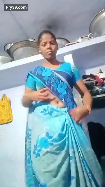 Tamil Bhabhi shows Boobs and Pussy