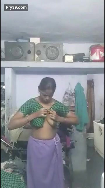 Tamil Bhabhi shows Boobs and Pussy