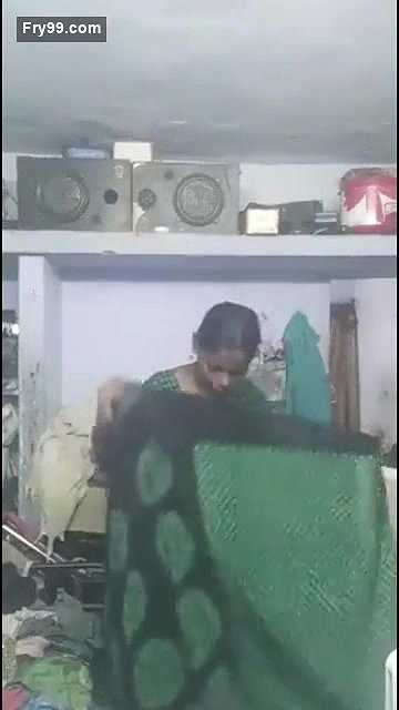 Tamil Bhabhi shows Boobs and Pussy