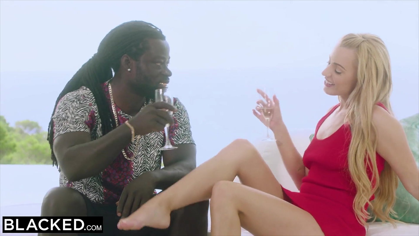 BLACKED – Estate Agent Lexi Belle Cant Resist BBC