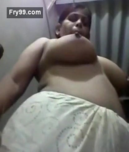 DESI INDIAN BHABHI CHANGING CLOTHES 2CLIPS