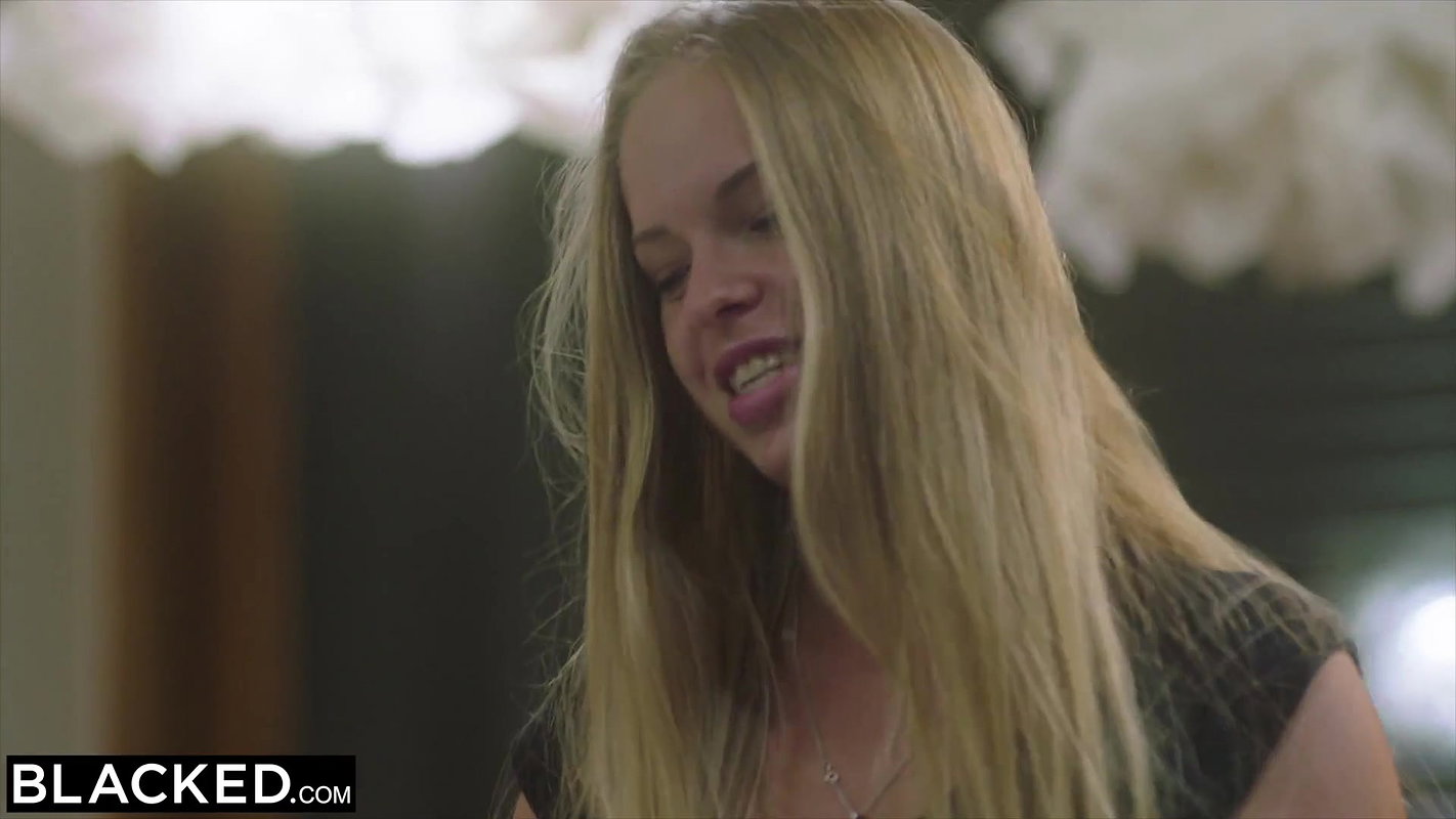 BLACKED Backpacker Emelie can’t get her tour guide’s BBC off her mind