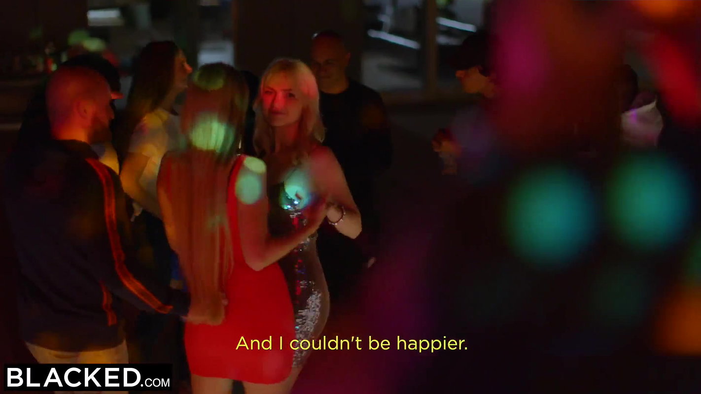 BLACKED BBC-hungry Blonde fucks DJ at her house party