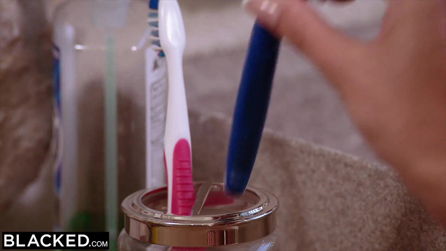 BLACKED BBC-hungry Vanna gets her own back on cheating boyfriend