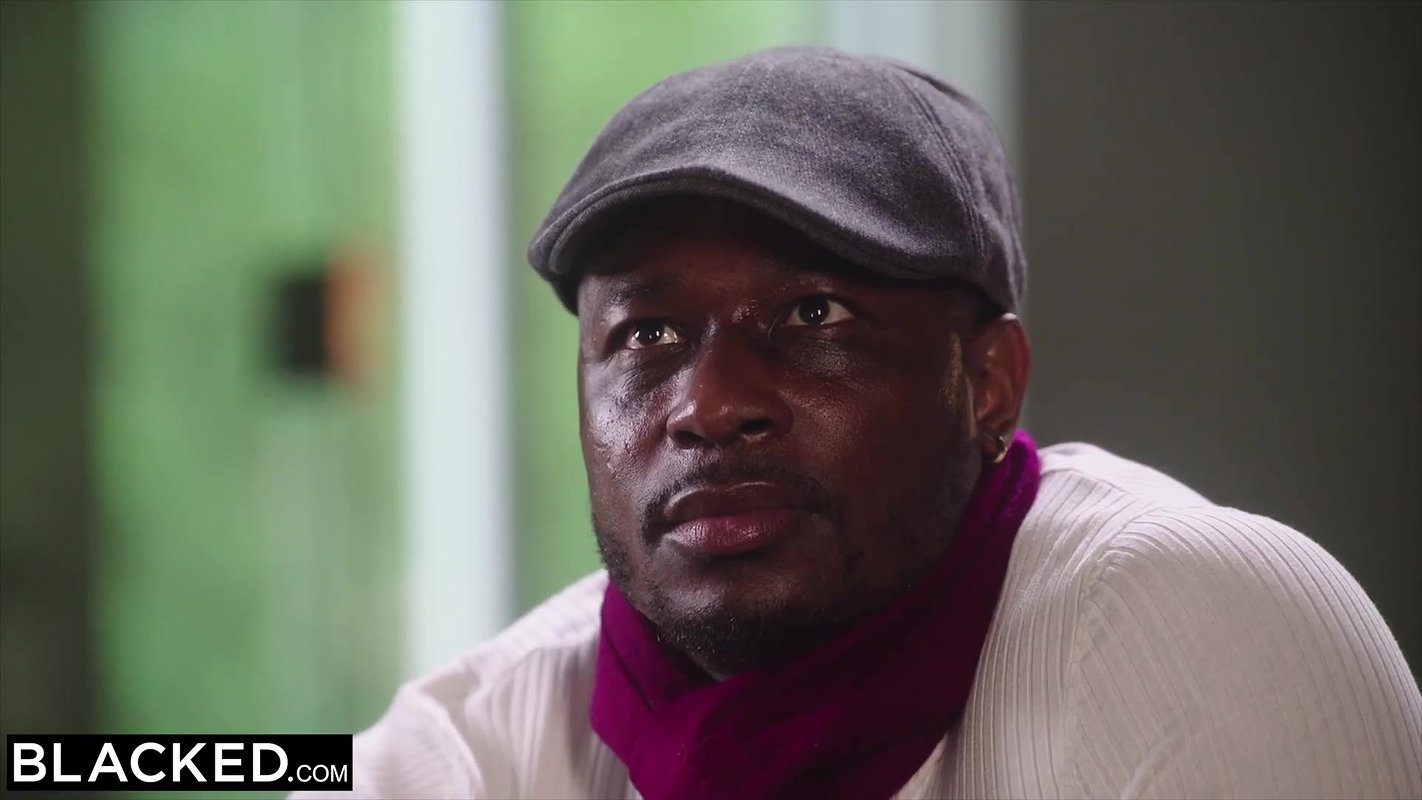 BLACKED BBC-loving curvy Blonde Blake has her sights on Rob