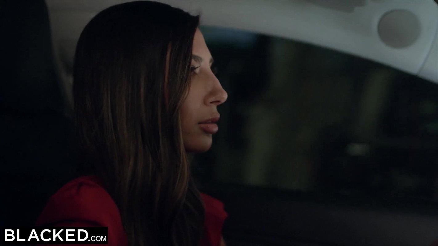 BLACKED BBC-Queen Gianna Dior hooks up with 2 strangers