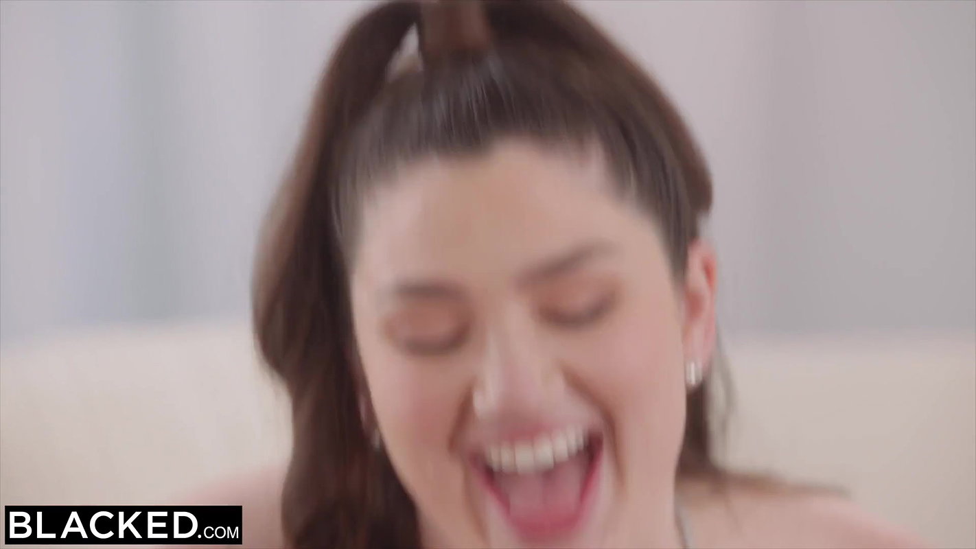 BLACKED Gorgeous Alyx keeps her sugar daddy very satisfied