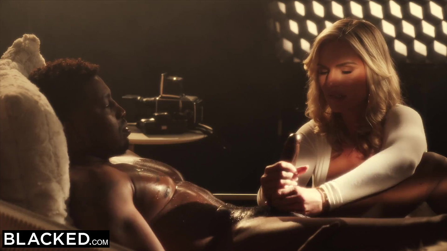 BLACKED Gorgeous artist Rachel seduces her model Isiah