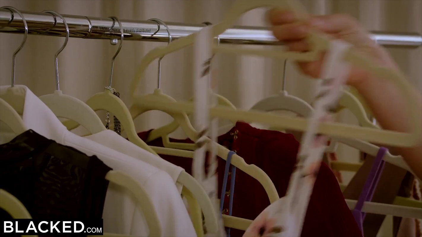 BLACKED Kagney Linn Karter loves to rim black men