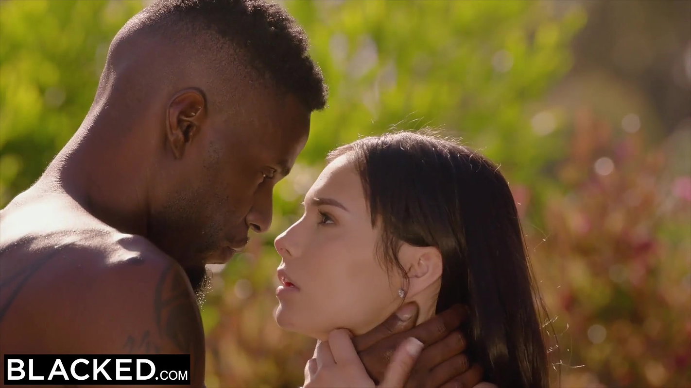 BLACKED Latina Fucks Her Boyfriends Roommate