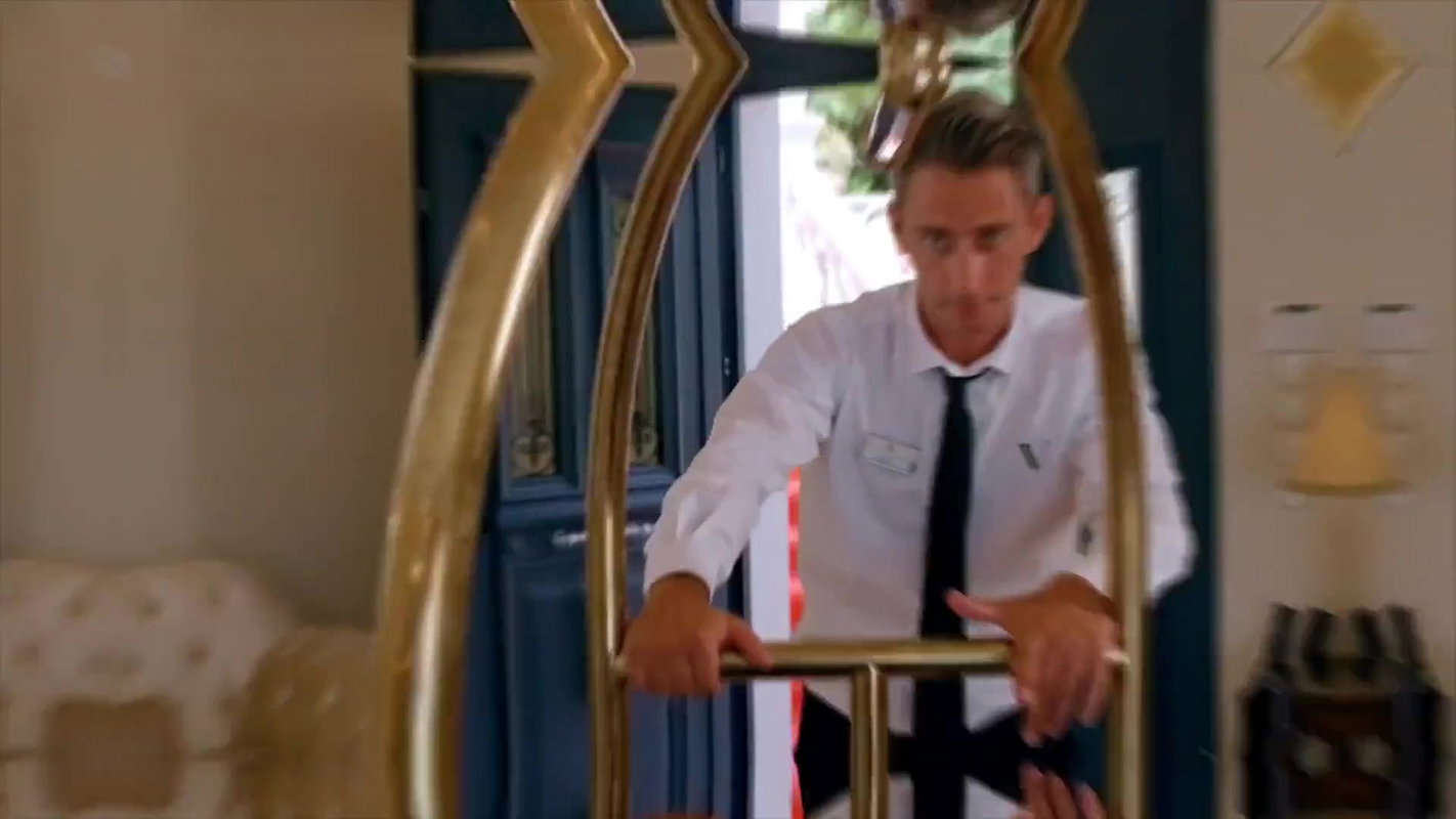 BLACKED Scarlett and Honour get naughty poolside service