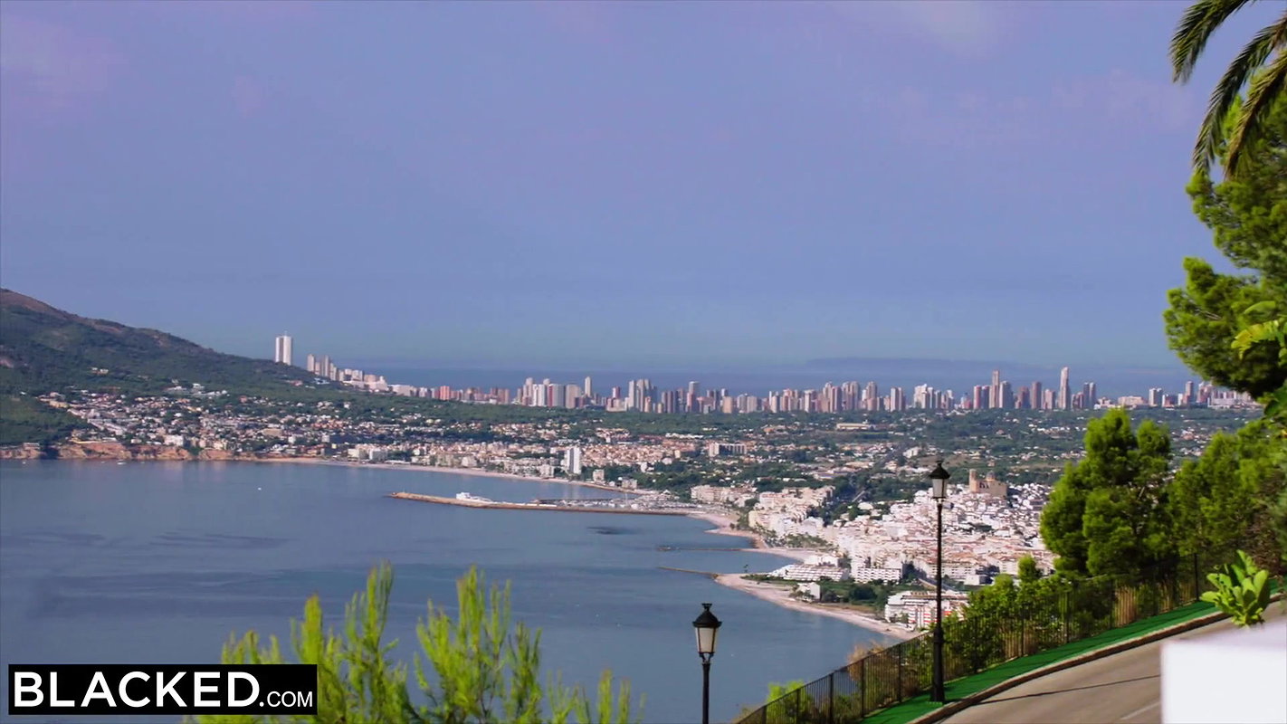 BLACKED Seductive Brunette can’t deny her BBC cravings