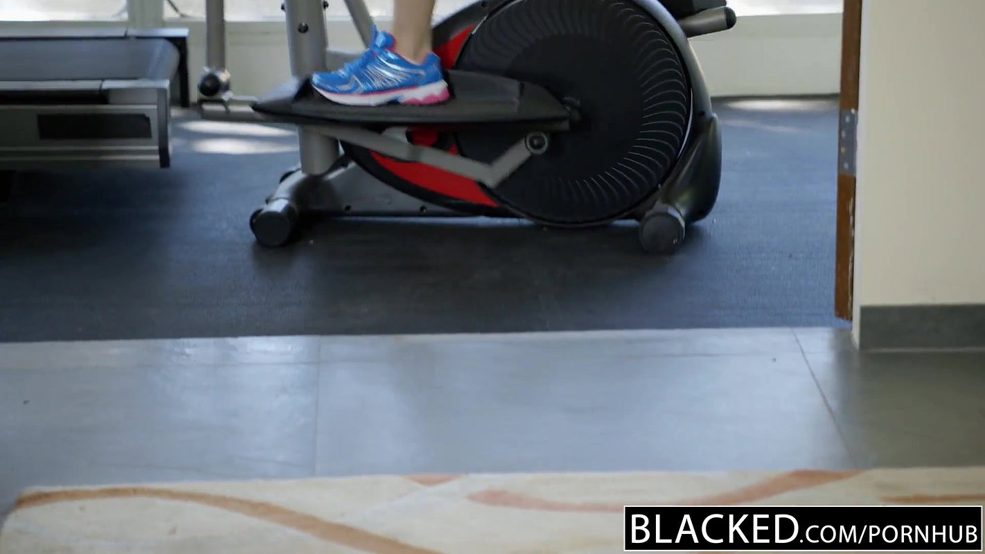 BLACKED Sexy Blonde Ash Hollywood Cheats with Her BBC Trainer