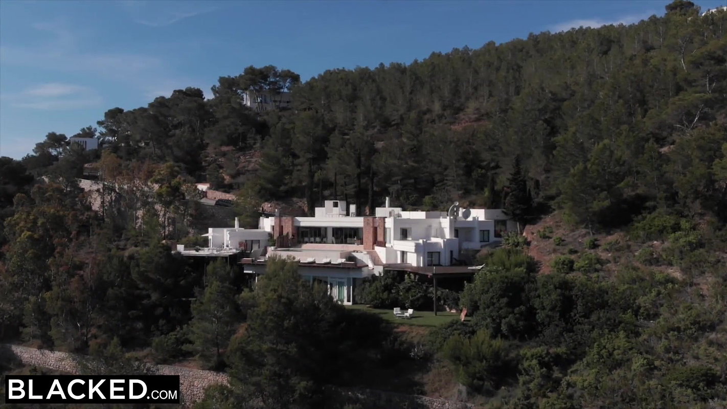 BLACKED She’s usually professional but when this bull checked in everything