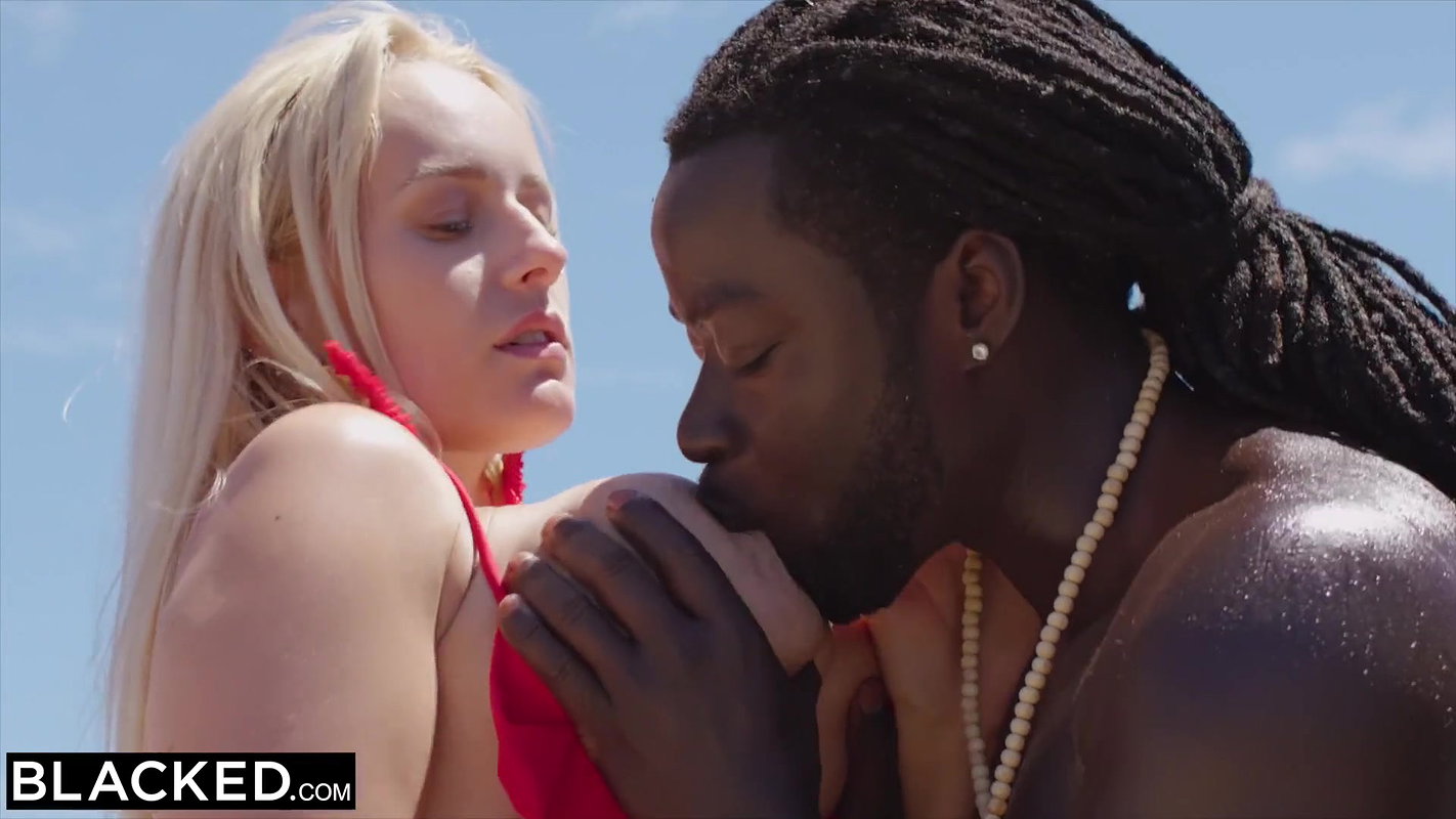 BLACKED This hot wife was looking for some fun on vacation