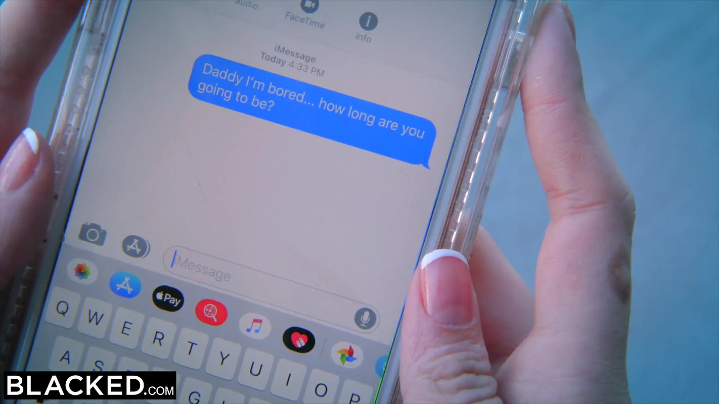 BLACKED This petite blonde only has eyes for BBC