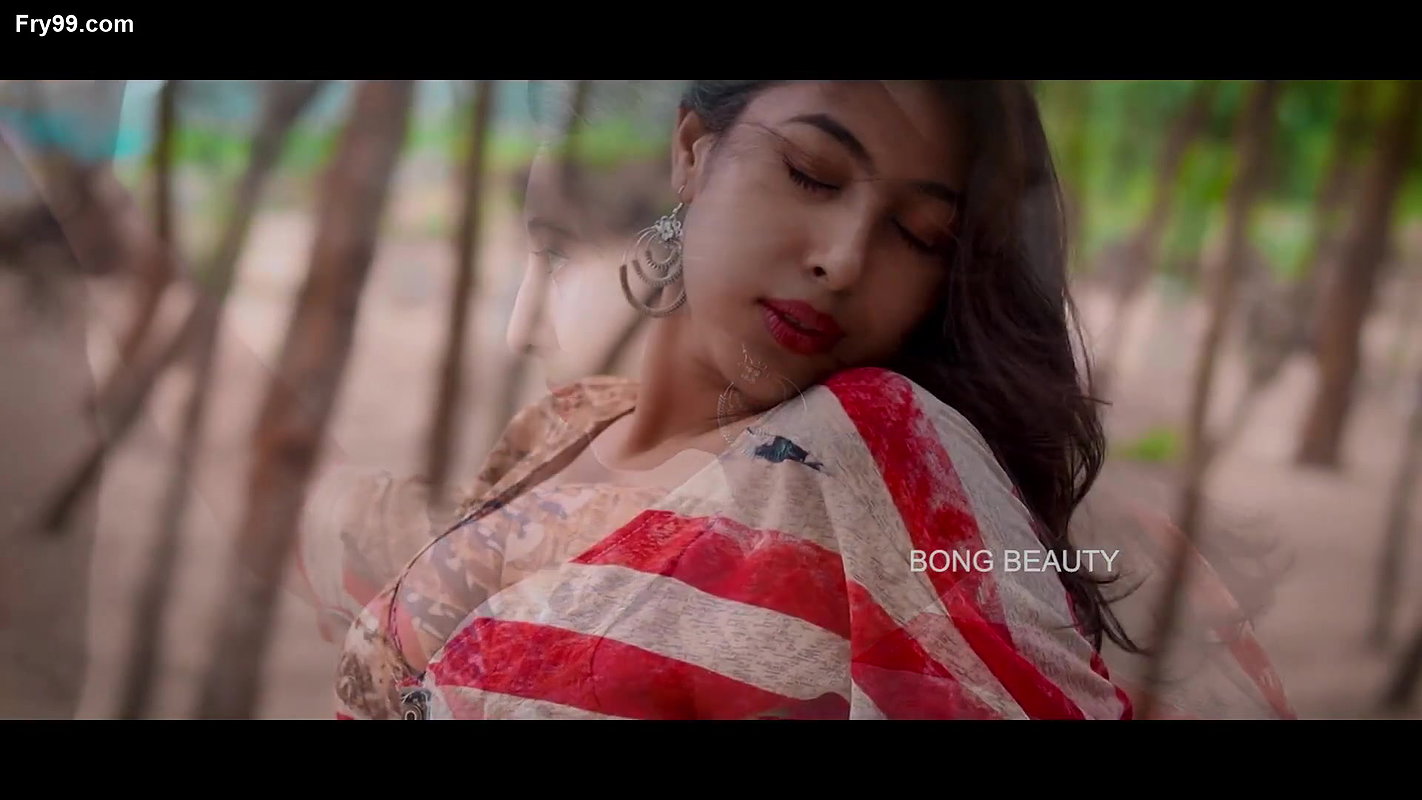 Naari Magazine Neelam Hot Saree Shoot