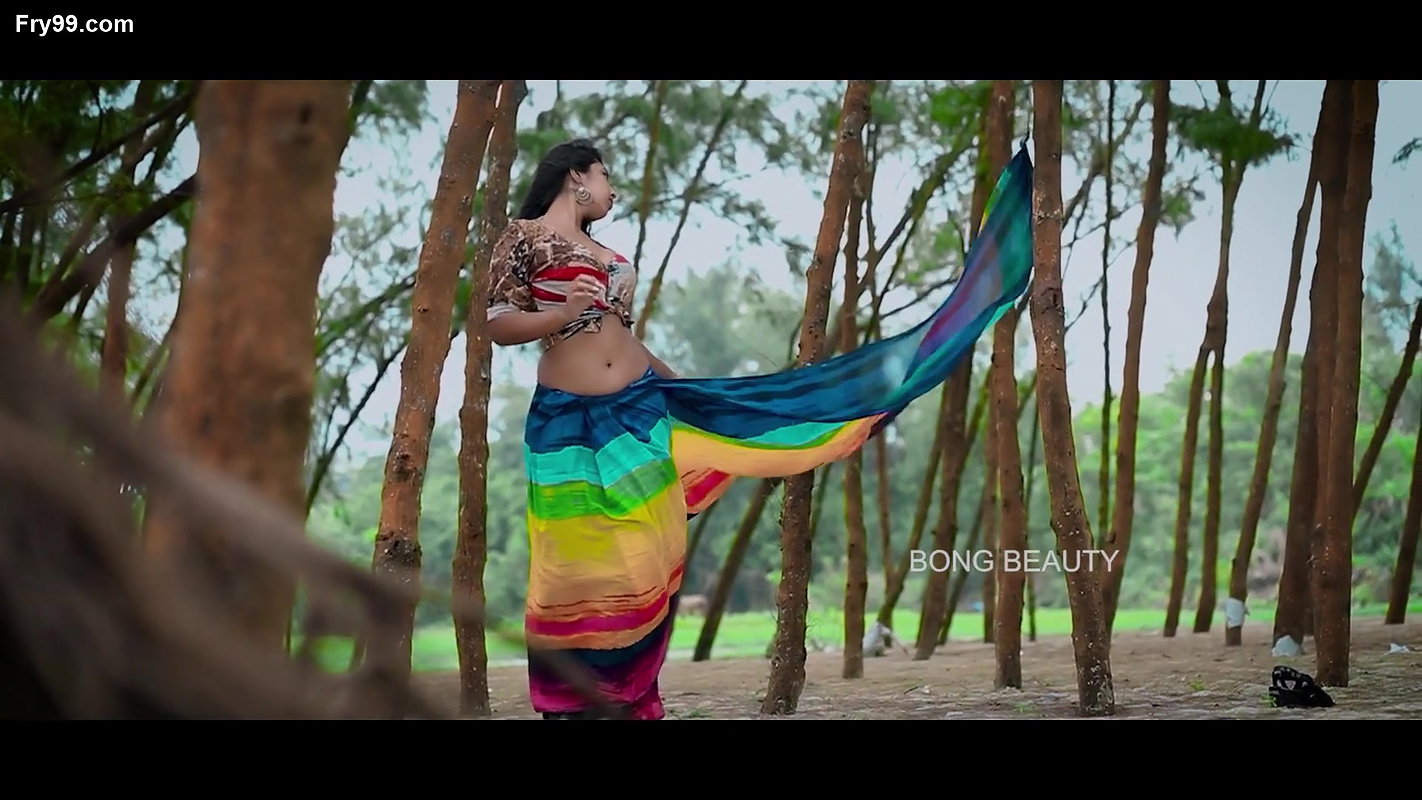Naari Magazine Neelam Hot Saree Shoot