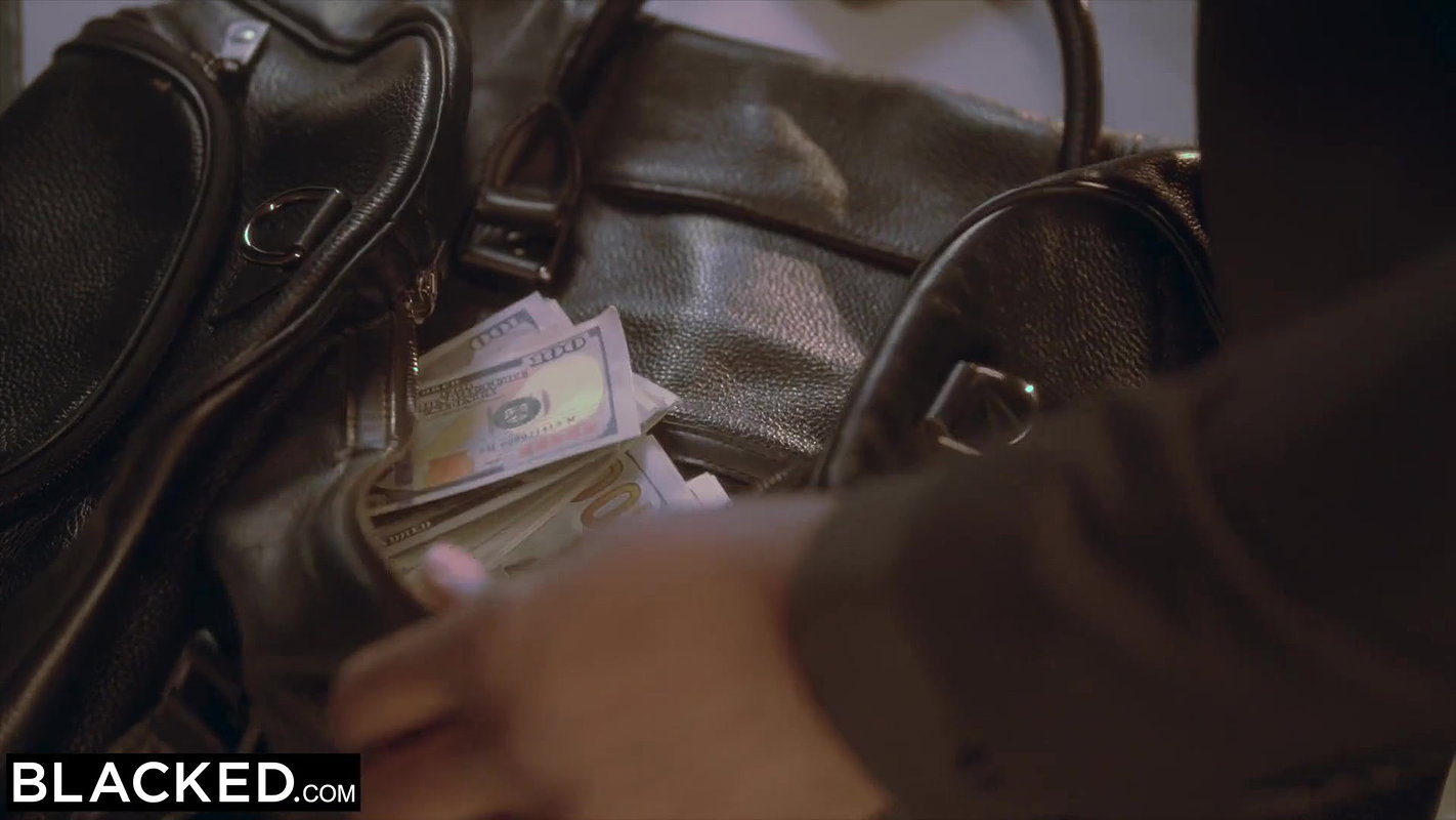 BLACKED With daddy out of town, Jennie craves some hard BBC