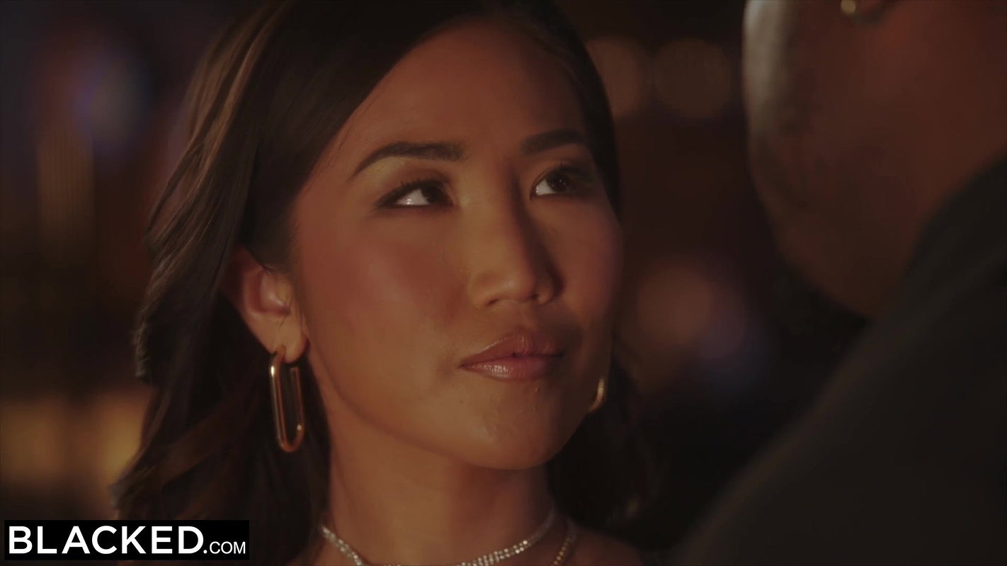 BLACKED With daddy out of town, Jennie craves some hard BBC