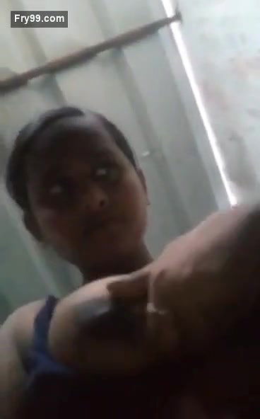 SuperHorny Tamil Girl Showing And Masturbating With Carrot