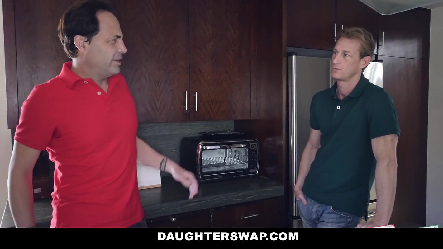 Daughter Swap – Horny Blonde Teen Elsa Dream Sucks And Fucks Her Friends Liza Rowe’s Dad