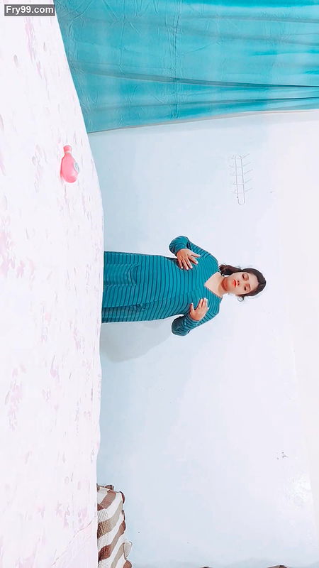 Paki Wife Shows Her Big Boobs and Masturbating