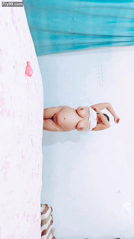 Paki Wife Shows Her Big Boobs and Masturbating