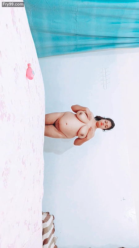 Paki Wife Shows Her Big Boobs and Masturbating