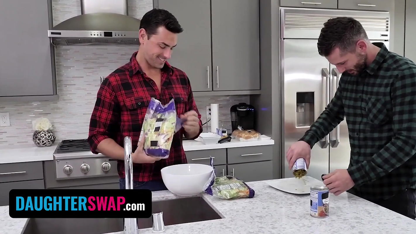 Step Daughters Jasmine Grey & Naomi Blue Bang Their StepDads On Thanksgiving Day Pt.1 – DaughterSwap