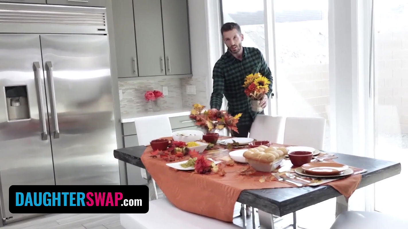 Step Daughters Jasmine Grey & Naomi Blue Bang Their StepDads On Thanksgiving Day Pt.1 – DaughterSwap
