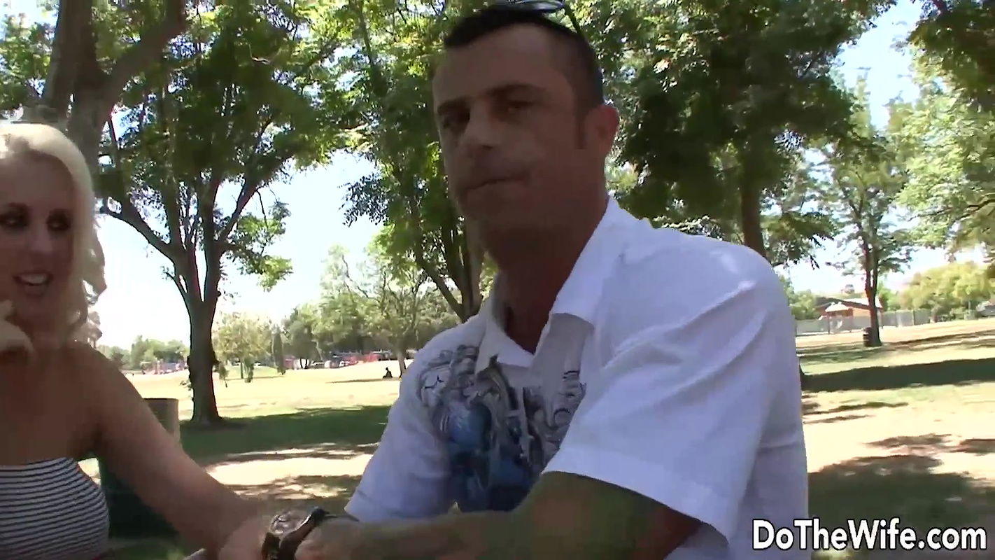 Blonde Housewife Mandy Sweet Makes Cuck Watch Her Getting Banged