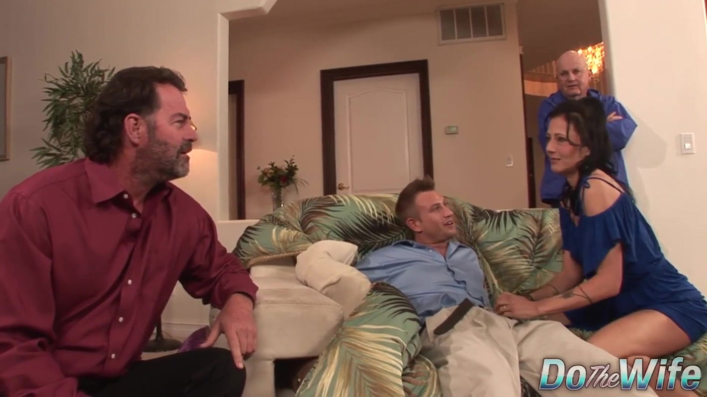 Cuckold Finds a Stud to Fuck His Cock Hungry Wife Zoey Holloway