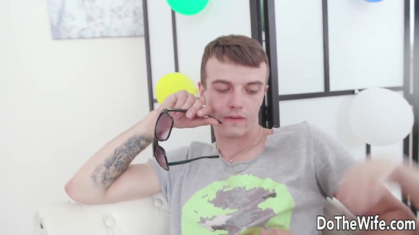 Horny Petite Wife Kira Roller Gets Creampied After Torrid Anal Sex