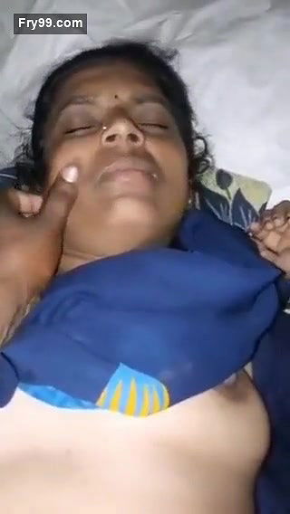 Desi Bhabhi Boobs and Pussy Shows