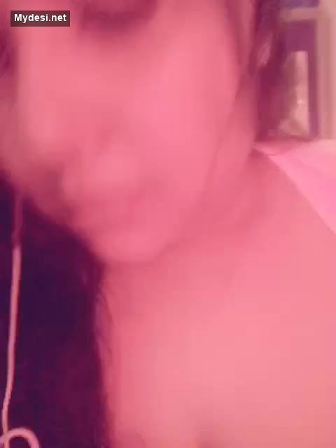 Desi cute fing her hot pussy