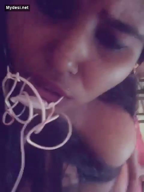 Desi cute fing her hot pussy